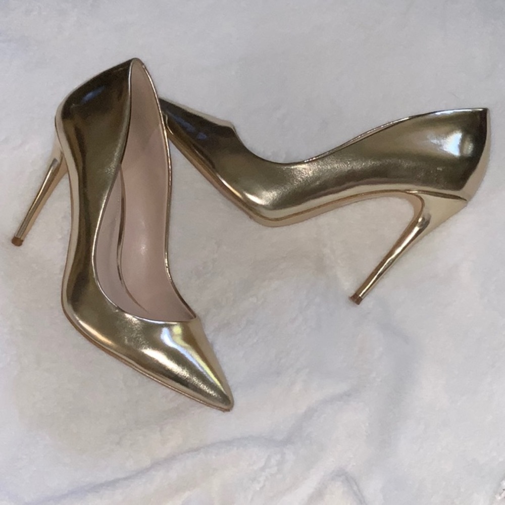 Aldo Gold Heels - Picture 2 of 5